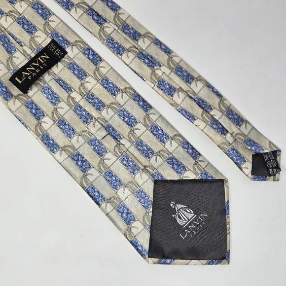 LANVIN PARIS SILK TIE BLUE GRAY SILVER GEOMETRIC FLORAL SMOOTH SATIN 4" X 57" - Picture 2 of 2